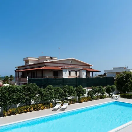 Mar Mar Con Piscina By Wonderful Italy Willa